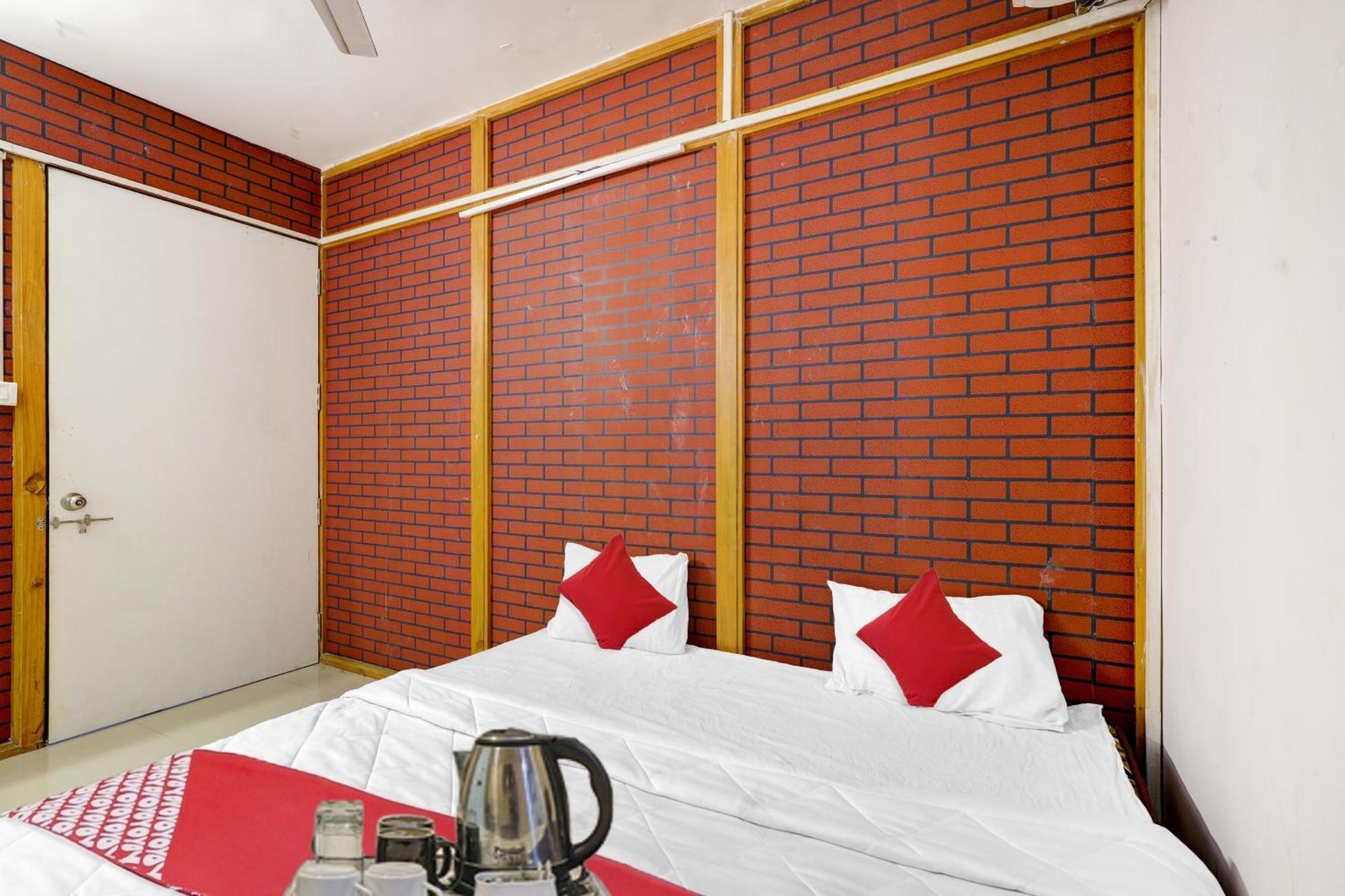 Hotel O Cozy Rooms 수라트 외부 사진