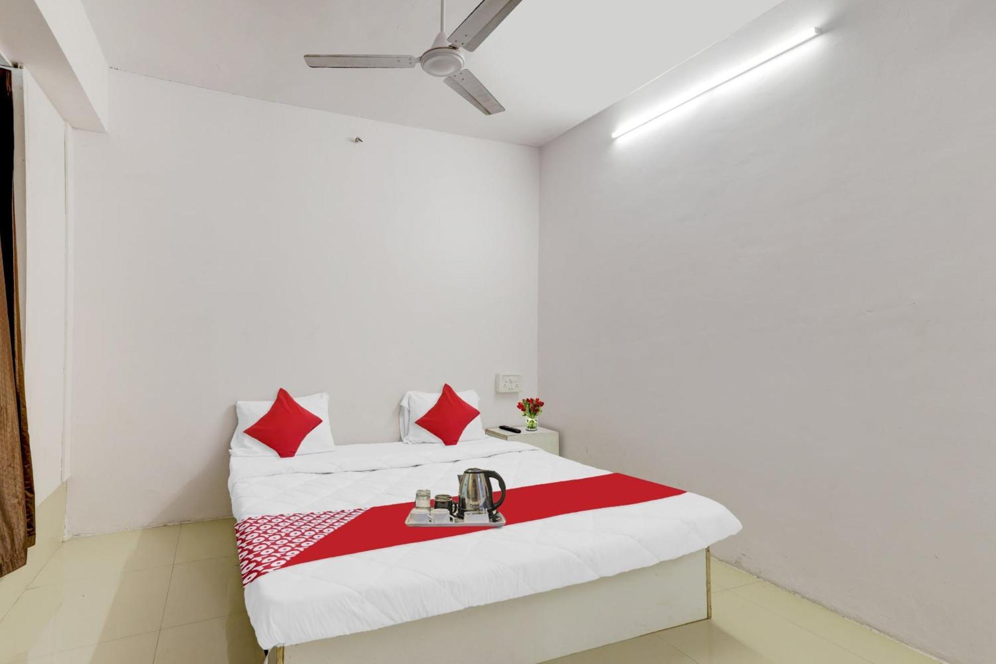Hotel O Cozy Rooms 수라트 외부 사진